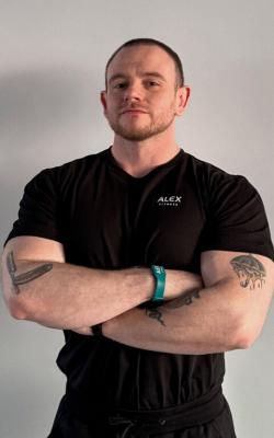 Инструктор тренажерного зала Прокопив  Михаил