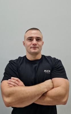 Инструктор тренажерного зала Провоторов Иван