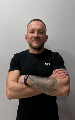 Инструктор тренажерного зала Дуткин  Денис 