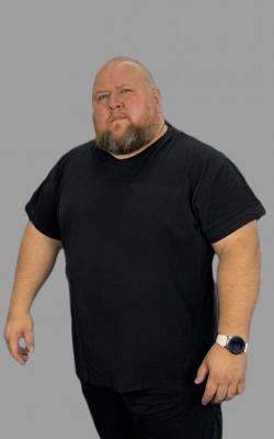 Инструктор тренажерного зала Разинков  Антон 