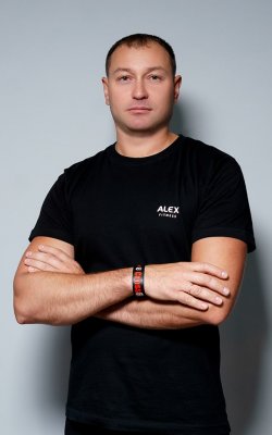 Михаил Реутов<